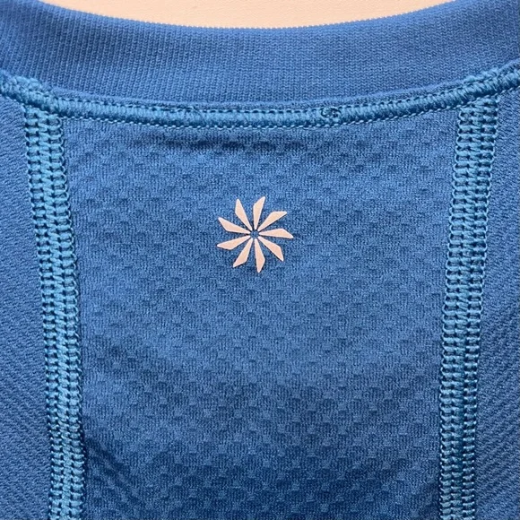 Women’s Athleta Momentum Seamless Tee Mesh Panels Stretch Breathable Sz. S - Picture 8 of 13